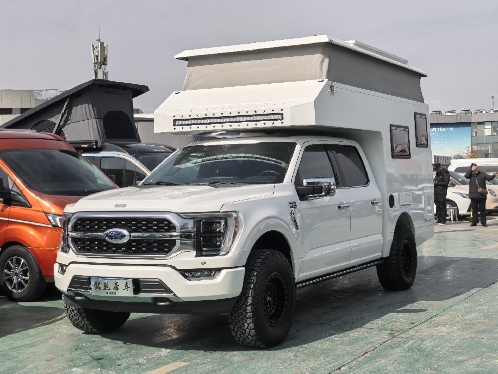 23年5月旅美速腾自由者四驱越野房车